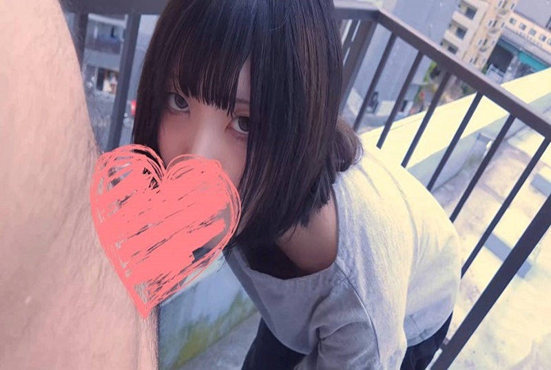 FC2-4676435 【個人拍攝+戶外】毛茸茸的少女，學校屋頂口交應援3萬日元！！ 素人