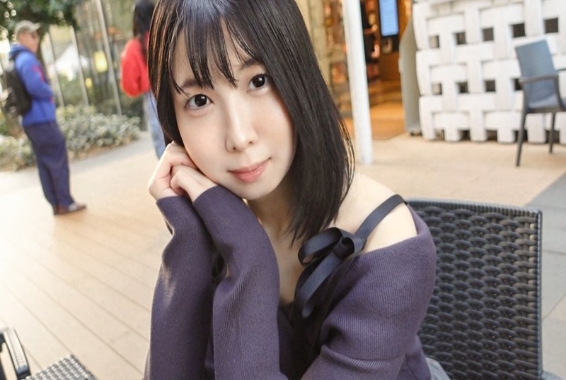 SIRO-5489 【這差距驚人嗎？】深受家長喜愛的溫柔保育員陷入苦惱。一臉無辜的樣子，不過她平時就穿這樣的內衣嗎？她扭動臀部的方式太色情了！ 素人