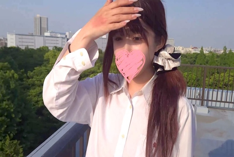 FC2-4692863 【個人拍攝+戶外】熱愛運動的少女，在學校天台口交應援獲取3萬日元！！ 素人
