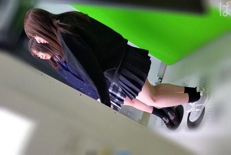 FC2-1805341 【个人撮影】高大美少女×瘦小美少女 ，少女相伴3P性爱！！ 素人