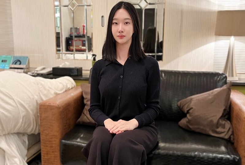 FC2-4696030 一個驕傲、知識分子、看不起男人的女大學生。插入陰道中出，陰道攝影，含著眼淚！！ 素人